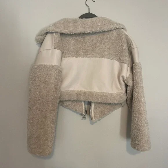 NWT Maniere De Voir Borg Biker Jacket Vegan Leather 6 angular hem beige‎ casual - Picture 8 of 8